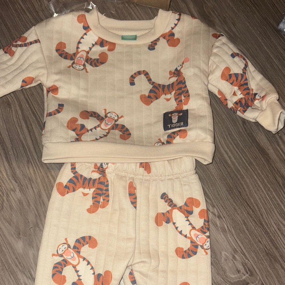 Disney Tigger Kids Pajama Set - Cream and Orange